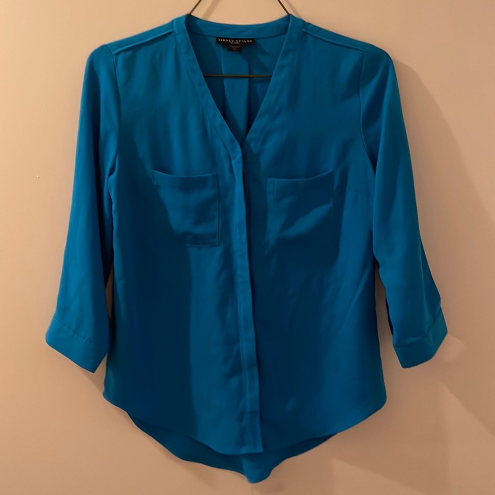 Beautiful blue simply styled shirt size small